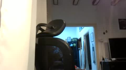 Ariel online show from November 11, 2025, 7:47 pm