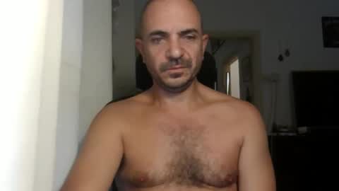 Ariel online show from November 14, 2025, 8:35 am