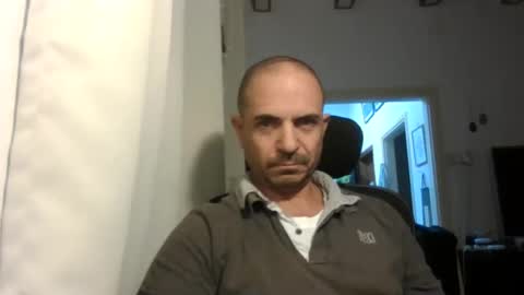 Ariel online show from December 15, 2025, 3:38 pm