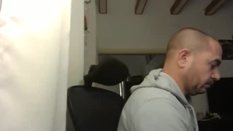 Ariel online show from February 3, 2026, 3:26 am