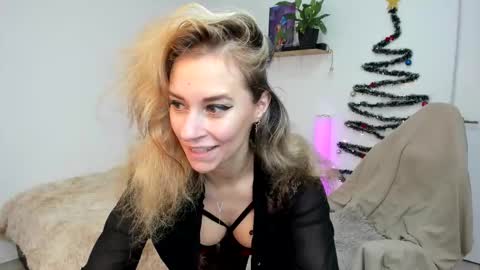 Emma online show from December 2, 2025, 8:19 am