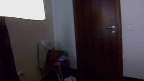 Snapshot of emmahazee chatting on June 4, 2026, 4:40 am Emma online show from June 4, 2026, 4:40 am