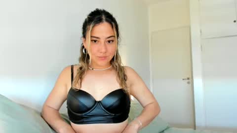 Snapshot of emmakj_ chatting on October 20, 2025, 4:51 pm emmakj_ online show from October 20, 2025, 4:51 pm