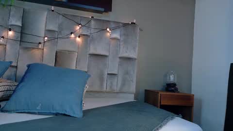 Snapshot of emmalou__ chatting on February 9, 2026, 4:16 am E M M A online show from February 9, 2026, 4:16 am