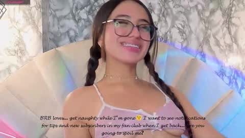 Snapshot of emmamiller__ chatting on March 4, 2026, 10:54 am online show from March 4, 2026, 10:54 am