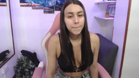 Emma  online show from February 6, 2025, 10:21 pm