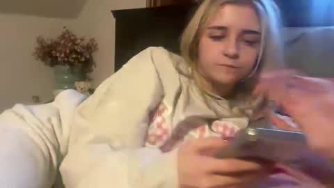 EmmaAngel online show from December 13, 2025, 9:09 pm