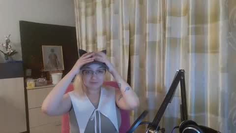 Snapshot of emmanoir_ chatting on February 26, 2025, 11:26 pm emmanoir_ online show from February 26, 2025, 11:26 pm