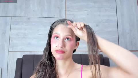 Snapshot of emmapetty chatting on October 1, 2025, 9:21 pm Emmapetty online show from October 1, 2025, 9:21 pm