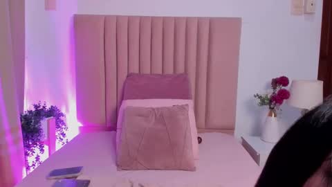 Emma Saint online show from September 30, 2025, 12:37 am