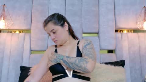 EMMA online show from October 9, 2025, 8:29 pm