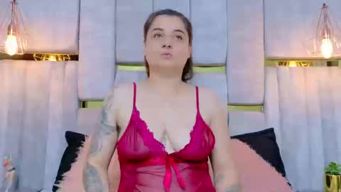 EMMA online show from October 14, 2025, 9:04 pm