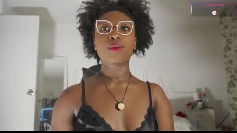 Snapshot of emmasanzoficial chatting on January 8, 2026, 11:34 am Sara online show from January 8, 2026, 11:34 am