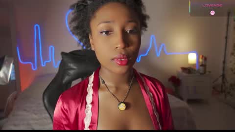 Snapshot of emmasanzoficial chatting on January 9, 2026, 11:35 am Sara online show from January 9, 2026, 11:35 am