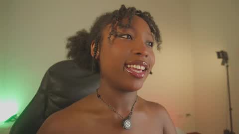 Snapshot of emmasanzoficial chatting on February 1, 2026, 1:09 pm Sara online show from February 1, 2026, 1:09 pm