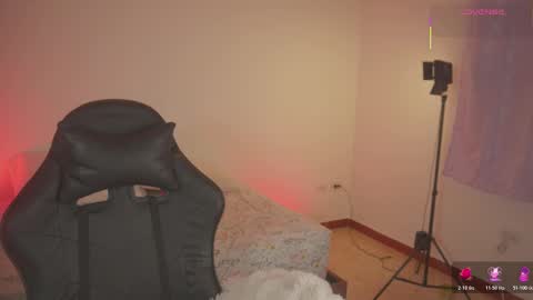 Snapshot of emmasanzoficial chatting on February 2, 2026, 11:42 am Sara online show from February 2, 2026, 11:42 am