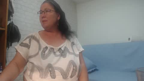 emmasquirt69 online show from December 14, 2025, 9:41 pm