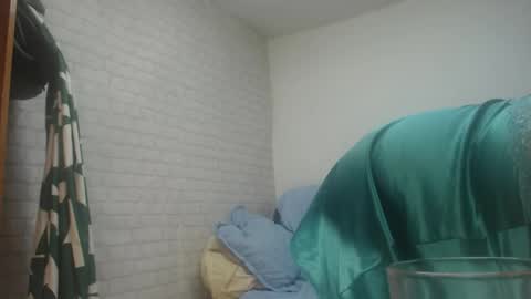 emmasquirt69 online show from December 22, 2025, 10:23 am