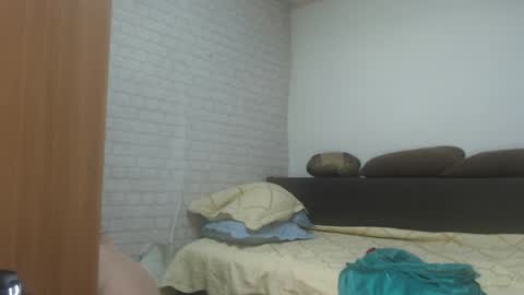 Snapshot of emmasquirt69 chatting on April 28, 2026, 6:07 am emmasquirt69 online show from April 28, 2026, 6:07 am