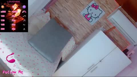 Snapshot of emmasummers469 chatting on December 22, 2024, 1:00 pm Emma online show from December 22, 2024, 1:00 pm