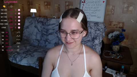 Mia online show from December 1, 2024, 4:29 pm