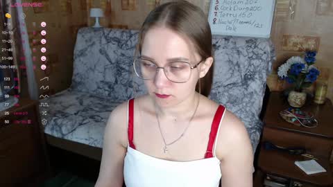 Mia online show from December 7, 2024, 10:34 am