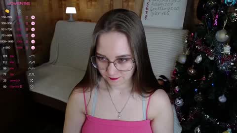 Mia online show from December 26, 2024, 9:33 am