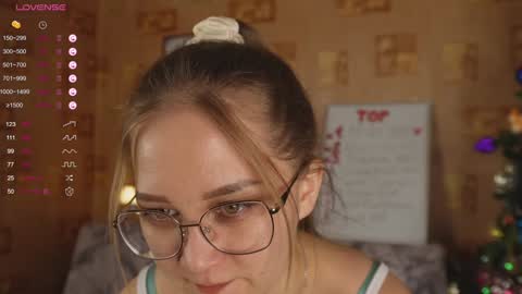 Mia online show from January 14, 2025, 1:49 pm