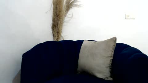 emmavalenzuela online show from July 4, 2026, 6:03 pm