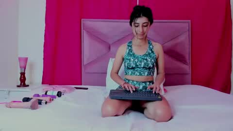  Emma  online show from January 23, 2025, 4:26 pm