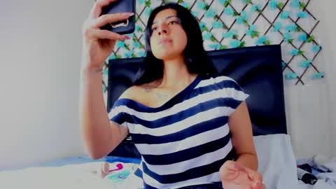 Snapshot of emmawillliams chatting on June 3, 2026, 12:08 pm Emma online show from June 3, 2026, 12:08 pm