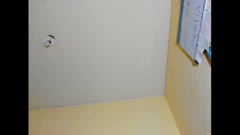 Snapshot of emmawuilian chatting on December 6, 2024, 12:16 pm hi im emmalina welcome to your happy place online show from December 6, 2024, 12:16 pm