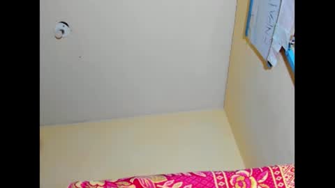 Snapshot of emmawuilian chatting on December 12, 2024, 5:59 pm hi im emmalina welcome to your happy place online show from December 12, 2024, 5:59 pm