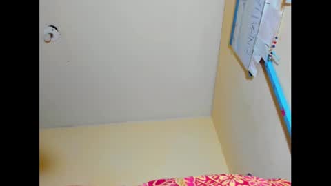 Snapshot of emmawuilian chatting on January 12, 2025, 6:59 pm hi im emmalina welcome to your happy place online show from January 12, 2025, 6:59 pm