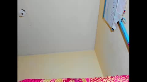 Snapshot of emmawuilian chatting on January 13, 2025, 9:52 pm hi im emmalina welcome to your happy place online show from January 13, 2025, 9:52 pm