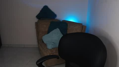 Emily  Independent model online show from April 21, 2026, 8:55 pm