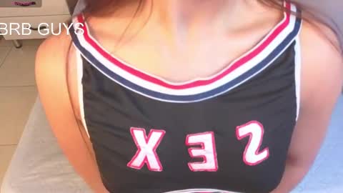 Snapshot of emmi_collins chatting on October 6, 2025, 7:33 pm emmi_collins online show from October 6, 2025, 7:33 pm