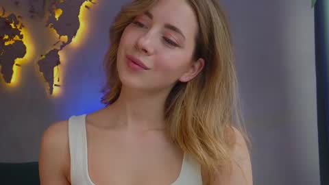 Snapshot of emmi_rosee chatting on February 6, 2025, 9:00 am Miss Emmi online show from February 6, 2025, 9:00 am