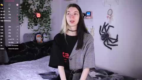 emmie_everly online show from November 23, 2025, 2:50 pm