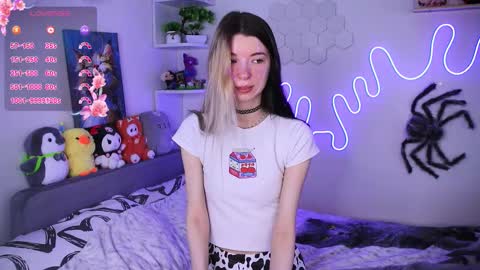 emmie_everly online show from March 3, 2026, 11:38 am