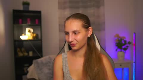 Snapshot of emmie_murray chatting on June 25, 2026, 6:56 pm Emmie online show from June 25, 2026, 6:56 pm