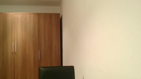 Snapshot of emmie_xxx chatting on December 3, 2024, 8:49 am emmie online show from December 3, 2024, 8:49 am