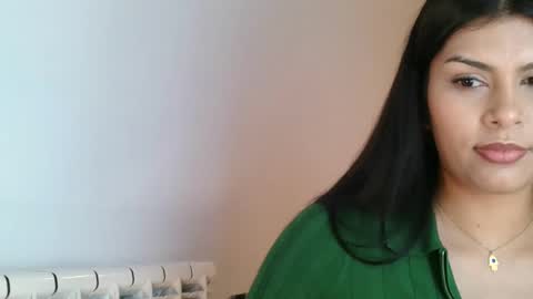 Snapshot of emmie_xxx chatting on February 17, 2025, 11:34 am emmie online show from February 17, 2025, 11:34 am