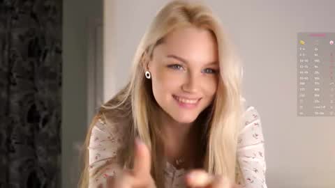 Aurora online show from October 7, 2025, 6:43 am