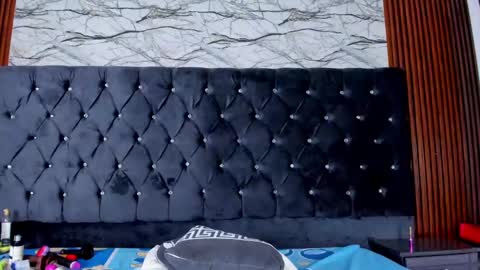 Emely online show from December 17, 2024, 7:07 am