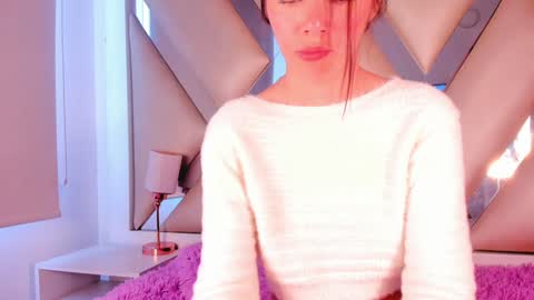 emmily_evans_ online show from January 13, 2025, 4:08 pm