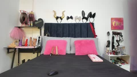          online show from April 14, 2026, 12:11 pm