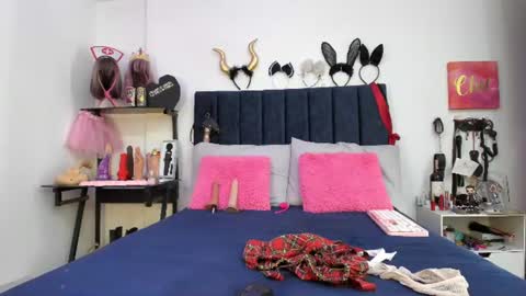 Snapshot of emmily_giraldo chatting on July 14, 2026, 12:55 pm online show from July 14, 2026, 12:55 pm