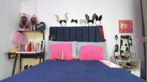 Snapshot of emmily_giraldo chatting on July 18, 2026, 1:04 pm online show from July 18, 2026, 1:04 pm