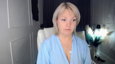 emmmam online show from October 10, 2025, 1:10 pm